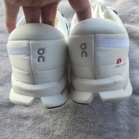 On Running White Sneakers - Picture 7 of 9